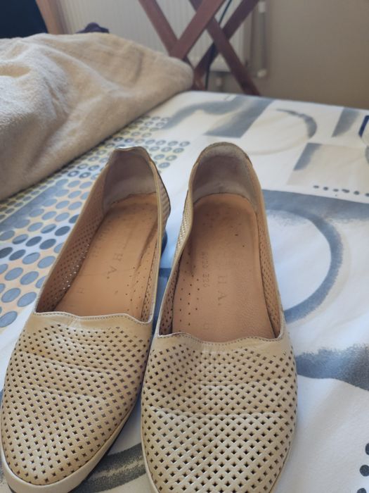 mocasini bej piele perforata,marime 38