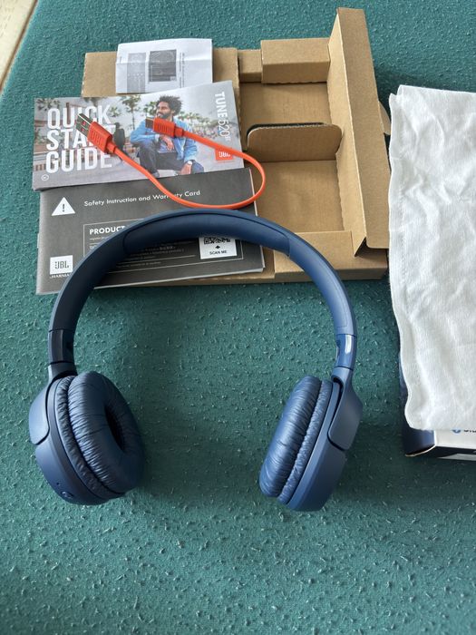Слушалки JBL TUNE 520BT