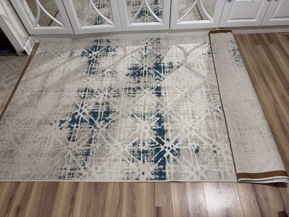 Прдам ковры в хорошем состояний