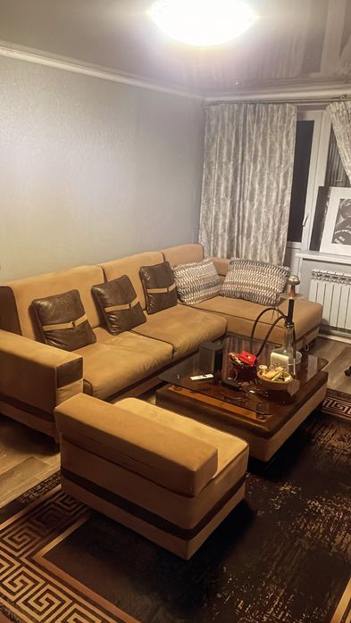 Диван угловой со столом