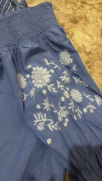 Продам платье динсовое