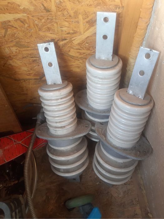 Проходной изолятор