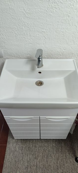 Раковина с тумбой