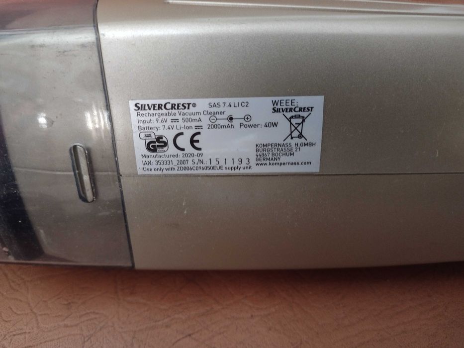 Aspirator mini pentru casa sau masina