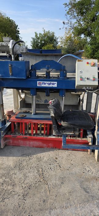 Vând presă de boltari forte plus