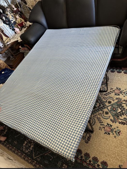 Продам Кожаный диван