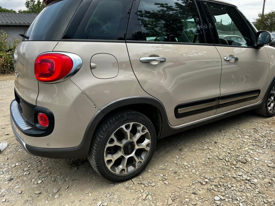 Stop stânga Fiat 500 L 2014