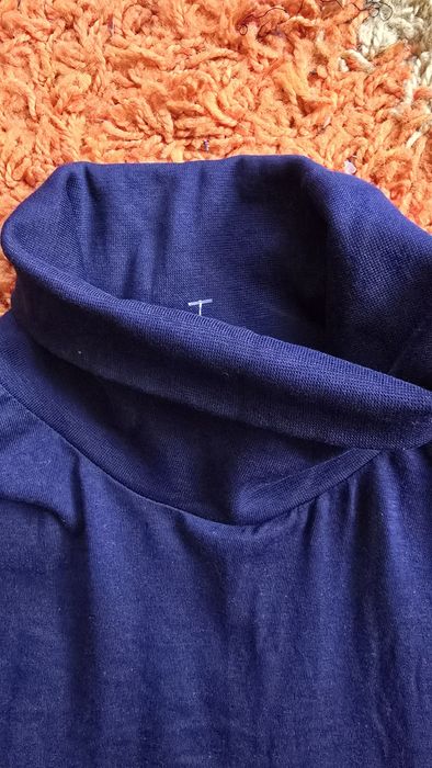 Pulover albastru Nou cu gat