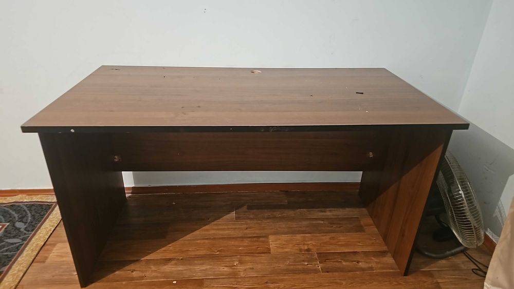 Шкаф,шифоньер,столы