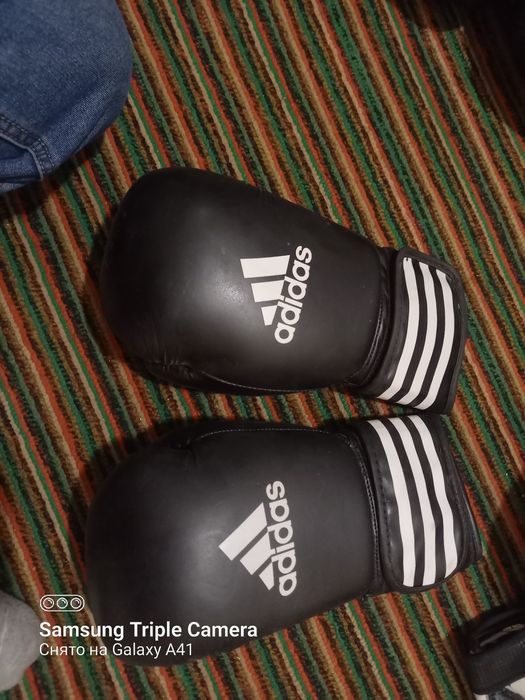 Боксёрский перчатки