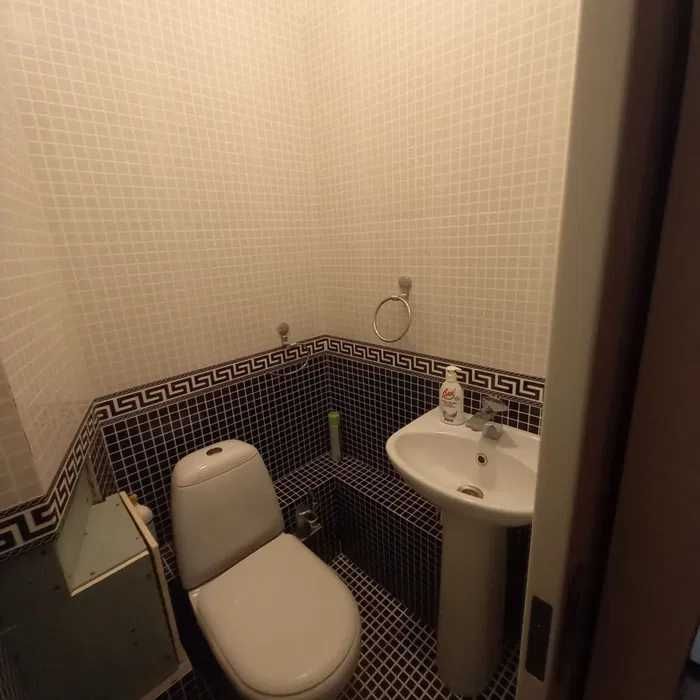 Шайхантахур Лабзак 3 хоналик квартира сотилади