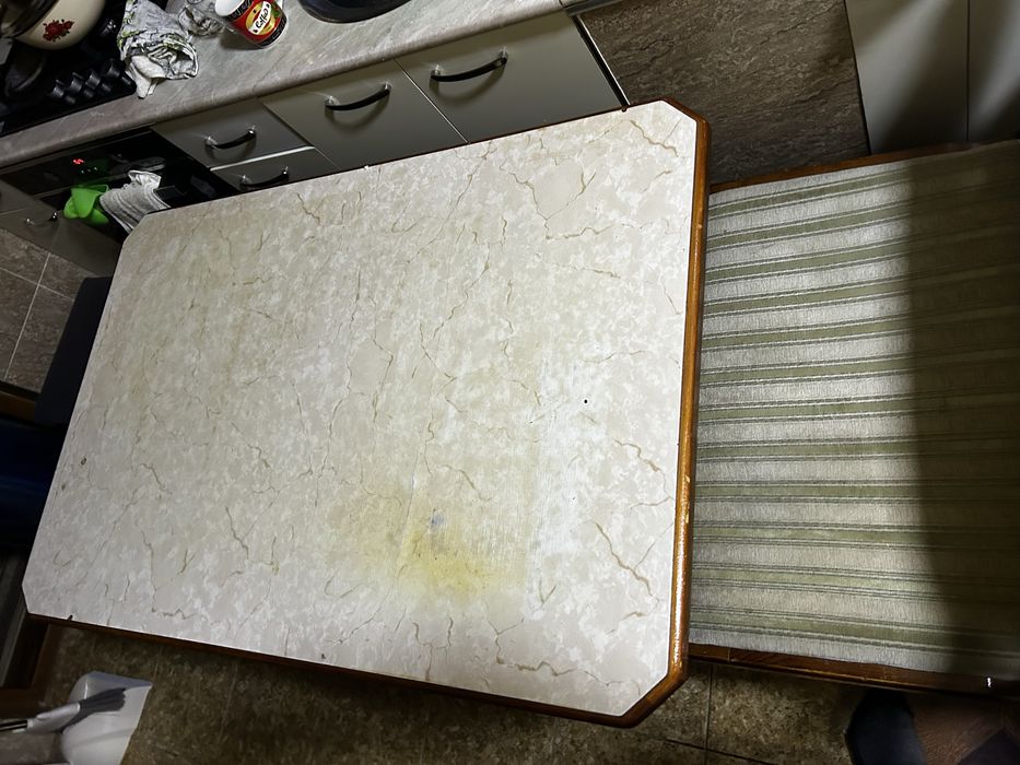 Стол и кресло в хоршем состоянии