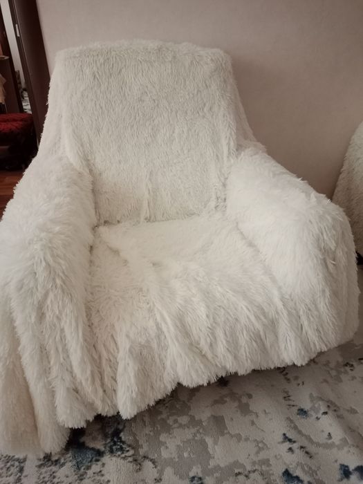 Продам два кресла.