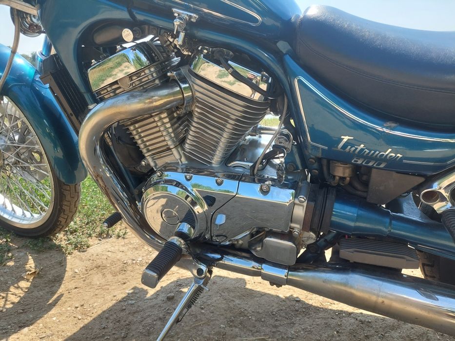 Suzuki Vs 800 intruder