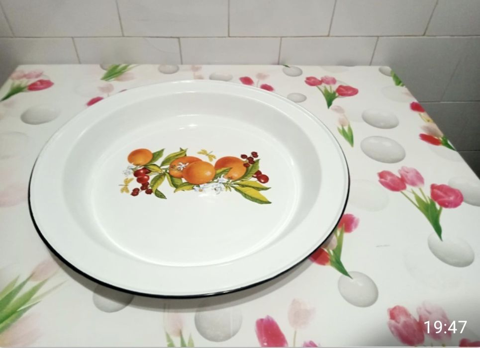 Блюдо эмалированное, новое.