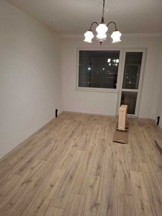 Частно лице продава тристаен апартамент в София, ж.к. Красно село