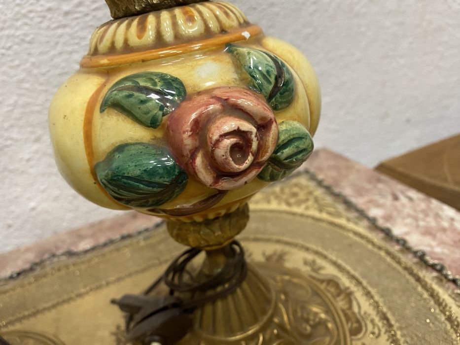 Чифт стари френски лампи от порцелан и месинг