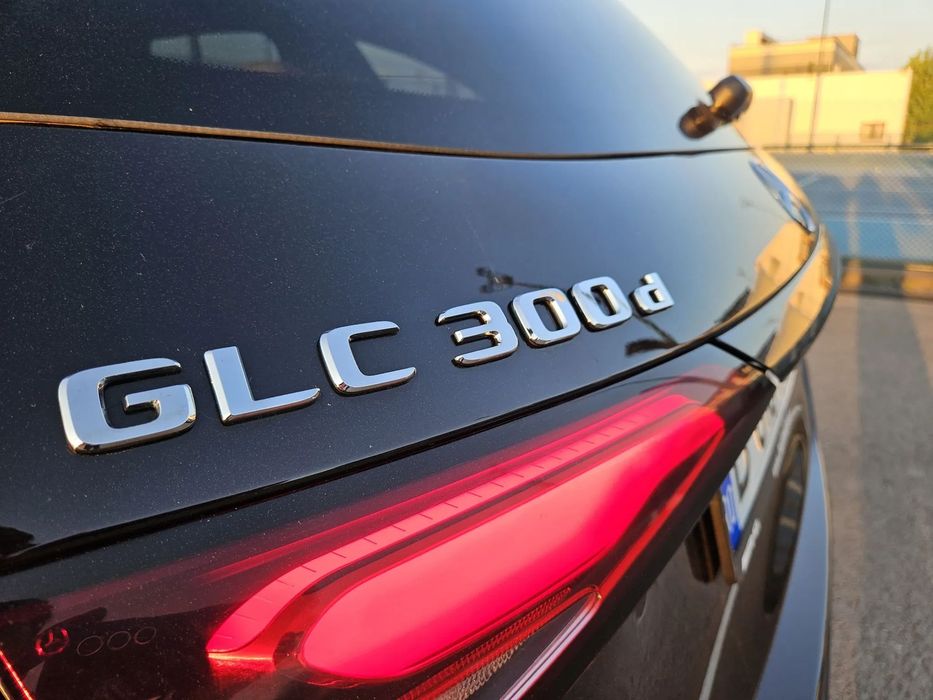 Mercedes-Benz GLC Mercedes GLC 300d AMG - 296 CP