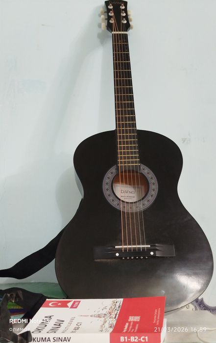 Gitara  srochniy sotilodi, narxi 400 ming