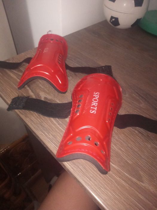 Vand genunchere pentru fotbal