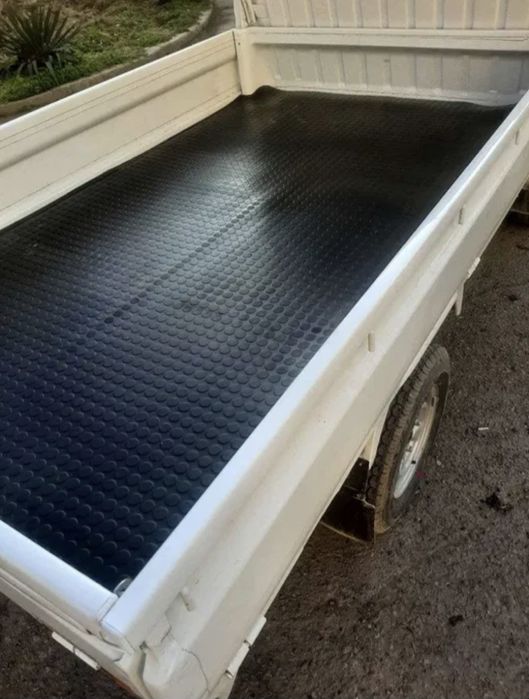 Rezina labo va kotta kiyaga ham bor