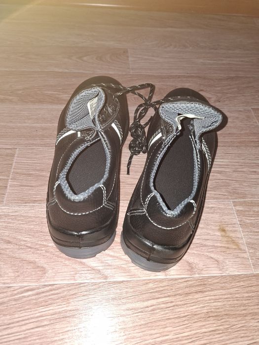 Продам рабочую обувь