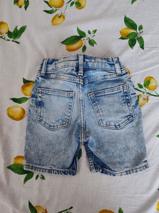 Pantaloni scurți h &m măr 98