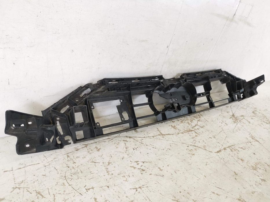 Радиаторна решетка носач Ауди А6 С8 / Audi A6 C8 [ - ] Оригинален, в д