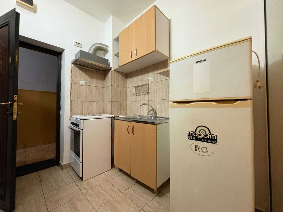 Vând garsonieră spatioasa în zona CET, Constanța – proprietar