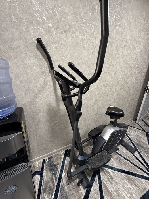 эллиптический тренажер life GYM