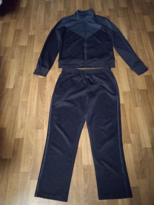 Спортивный костюм