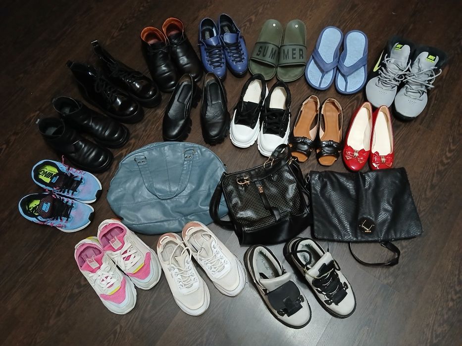 Vând încălțăminte second-hand