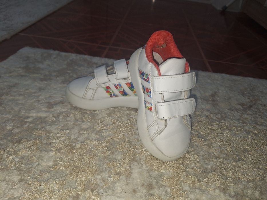 Vând adidași copii