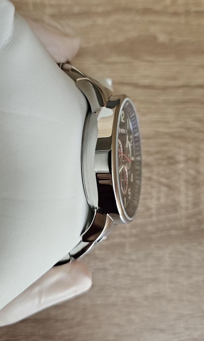 Часовник WENGER-швейцарски(в перфектно състояние)