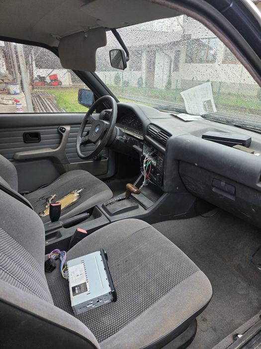 Vand sau schimb bmw e 30 318iA