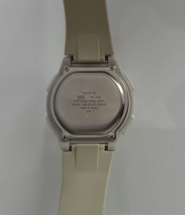 Ceas digital Casio