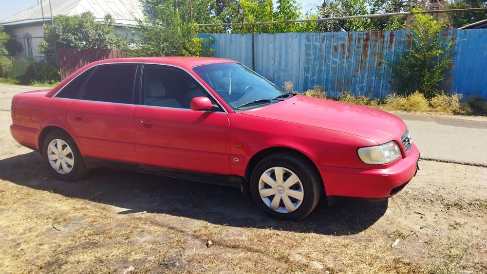 Автомобиль ауди а6