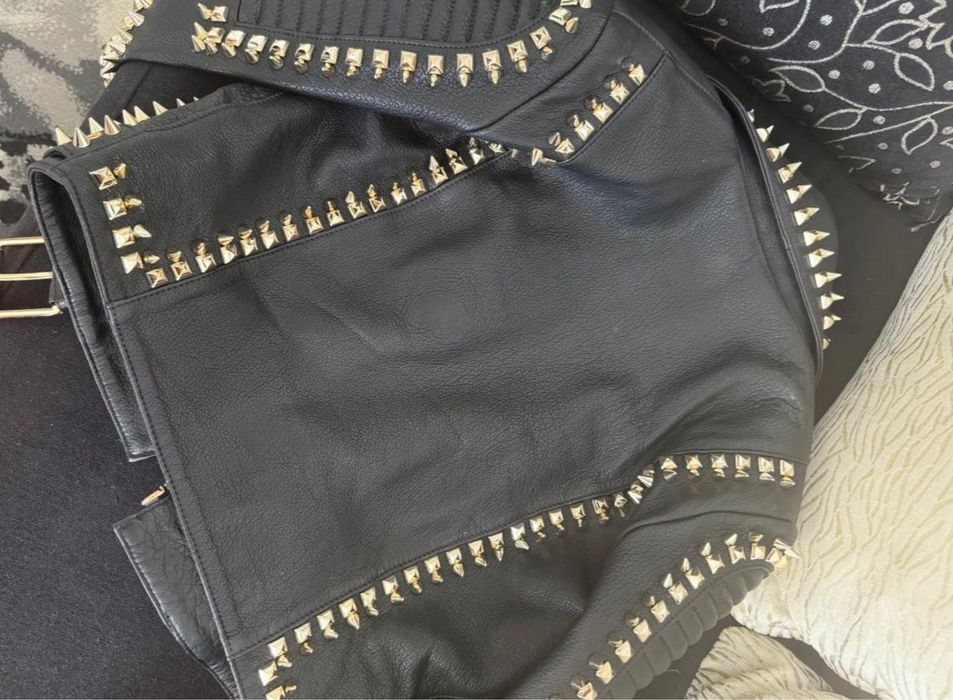 Haina piele Vav Skins noua!