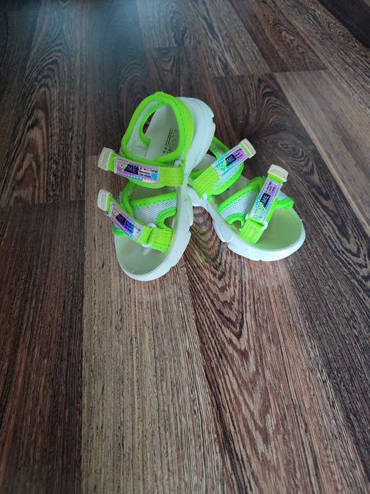 Сандали для девочки