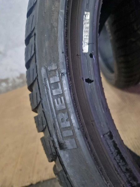 2 Pirelli R18 225/40/ 
зимни гуми 
DOT2820
