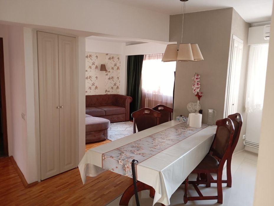 Închiriez apartament
