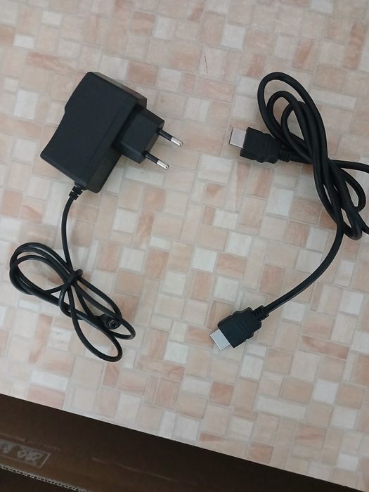 Продам телевизор и смарт тв приставку