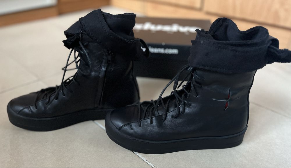 Дамски кецове от естествена кожа