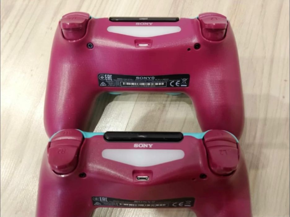 Playstion 4 с два джойстика