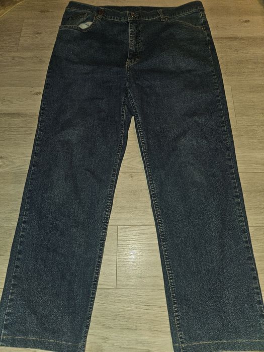Vand blugi de dama originali Hugo Boss 42 L