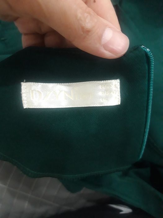 Продам платье на праздник