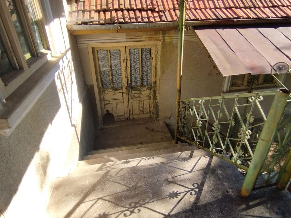 Vând casă+șură de vânzare