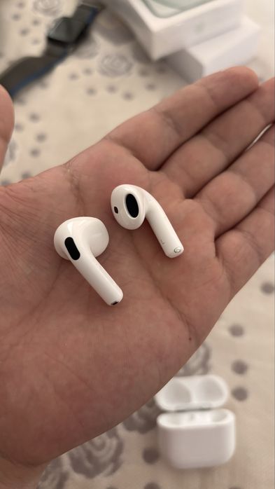 Наушники Airpods 4