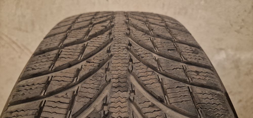 Зимни гуми 235 60 18