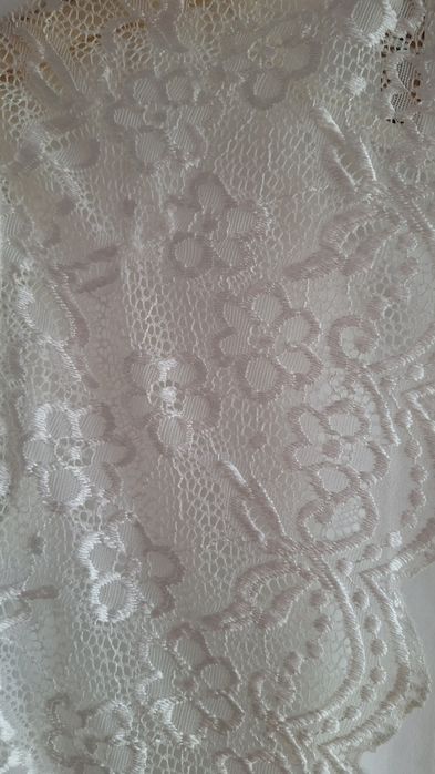 Body elastic cu maneca scurta si dantela